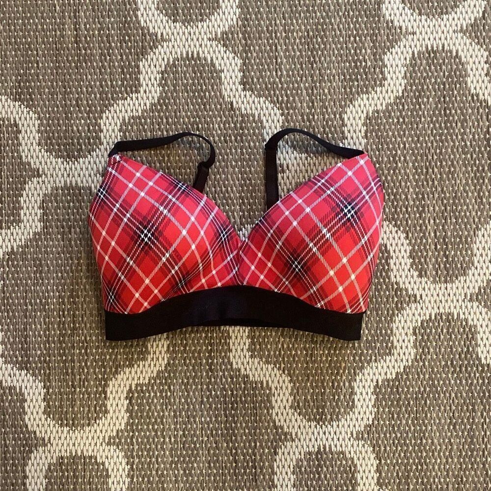 Victoria’s Secret wear everywhere wireless lightly lined bra size 34DD